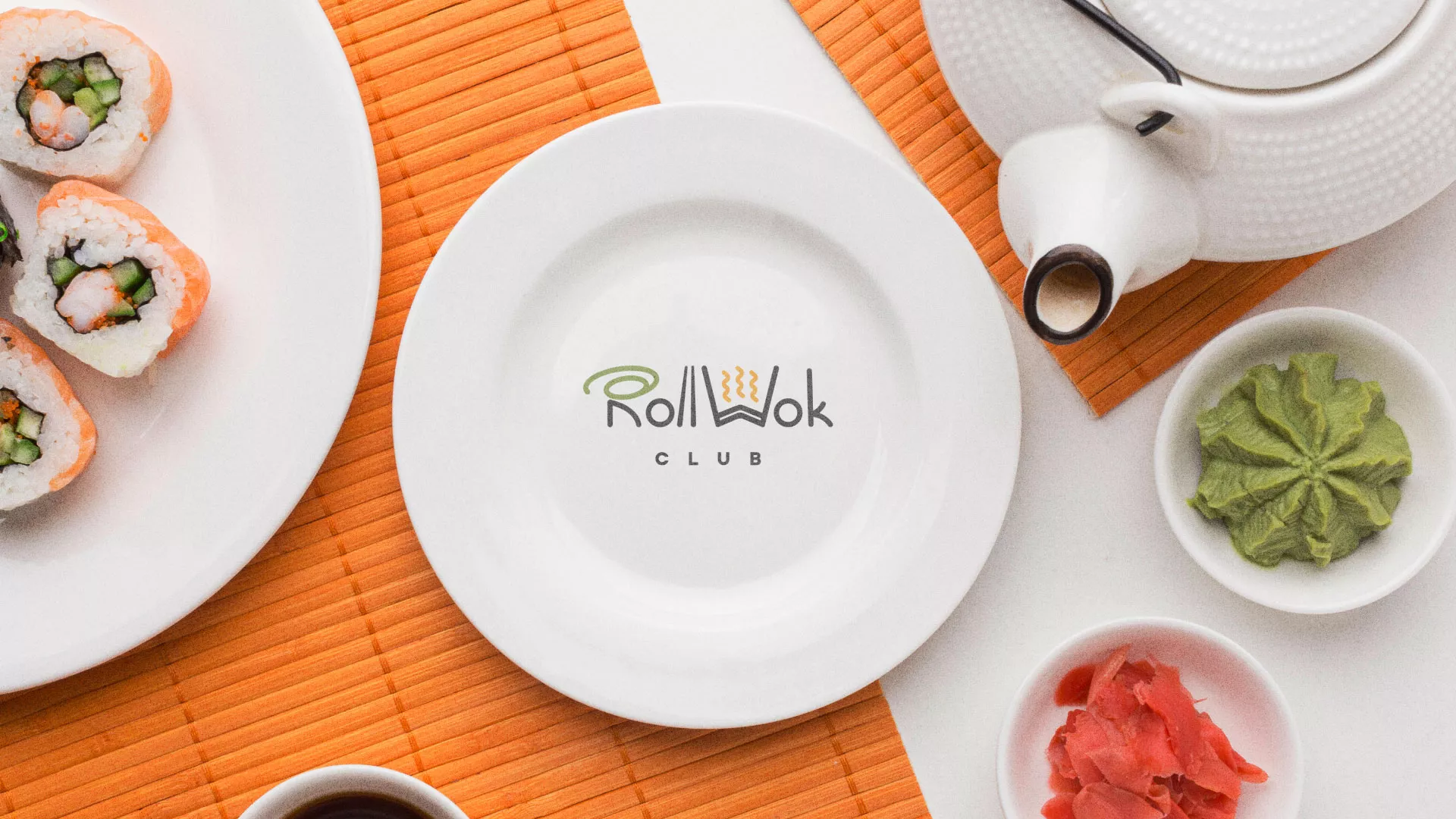 Разработка логотипа и фирменного стиля суши-бара «Roll Wok Club» в Строителе
